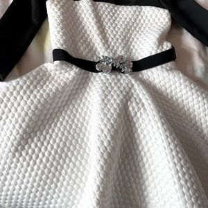 Like new Zoe LTD 7y.o girl dress. Pearl white / black, beautiful jewelry belt.